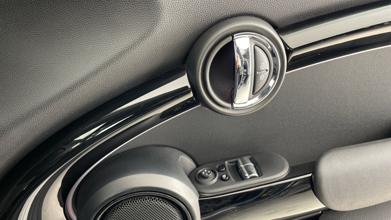 MINI Hatchback 135kW Cooper S Level 2 33kWh 3dr Auto Electric Hatchback